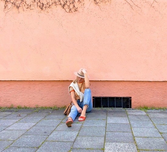 Felt Hat. Fashion Blogger Girl by Style Blog Heartfelt Hunt. Girl with blond ponytail wearing a felt hat, striped tee, mom jeans, brown boho bag and orange sandals.