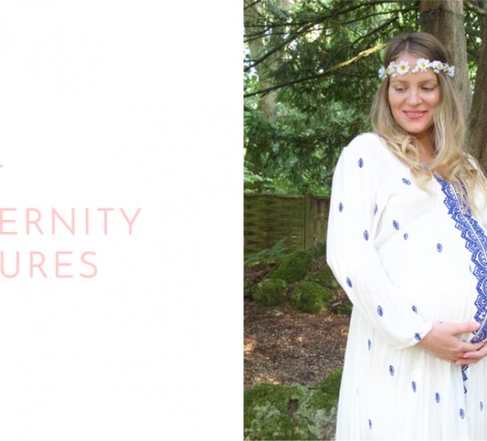 Last Maternity Pictures. Fashion Blogger Girl by Style Blog Heartfelt Hunt. Girl with blond, long hair and flower crown wearing a white maxi dress with blue embroidery.