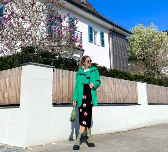 Green Shades. Fashion Blogger Girl by Style Blog Heartfelt Hunt.