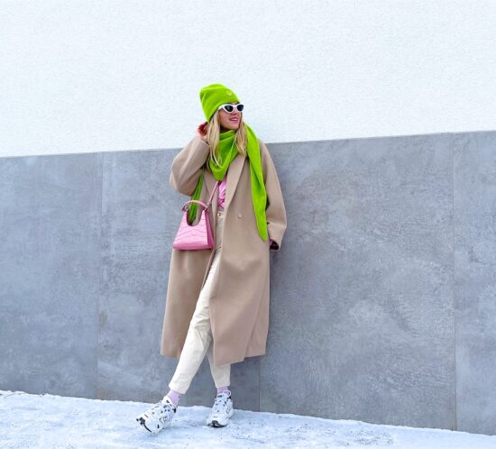 Neon Green Pink. Fashion Blogger Girl by Style Blog Heartfelt Hunt.