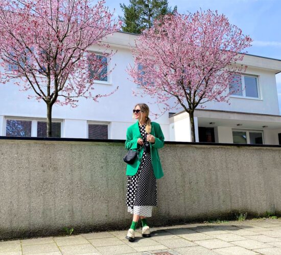 Polka Dots. Fashion Blogger Girl by Style Blog Heartfelt Hunt.
