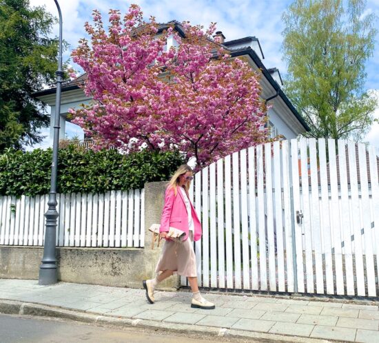 Styling Beige. Fashion Blogger Girl by Style Blog Heartfelt Hunt.