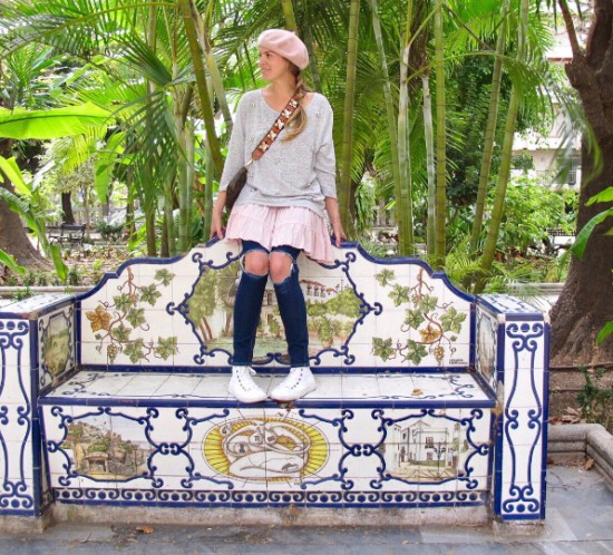 Tropical Vibes. Fashion Blogger Girl by Style Blog Heartfelt Hunt. Girl with blond braid wearing a sweater, summer dress, destroyed jeans, beret, belt with flowers, Louis Vuitton bag and Converse sneakers.